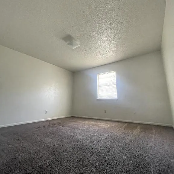 1205 Urbantke Ct #B — Photo 3