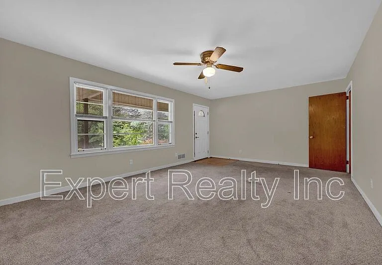 2249 4th Place Cir NE — Photo 14