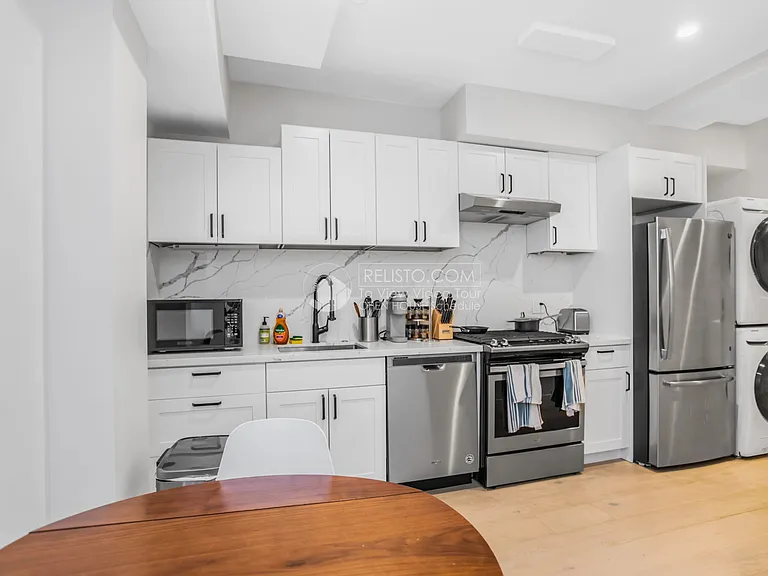 2263 1/2 Sacramento St #3 — Photo 8