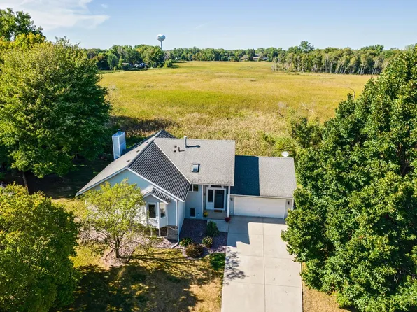 557 Aileen Ct, Vadnais Heights, MN 55127