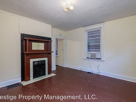 3rd image of 2312 Flora St #01