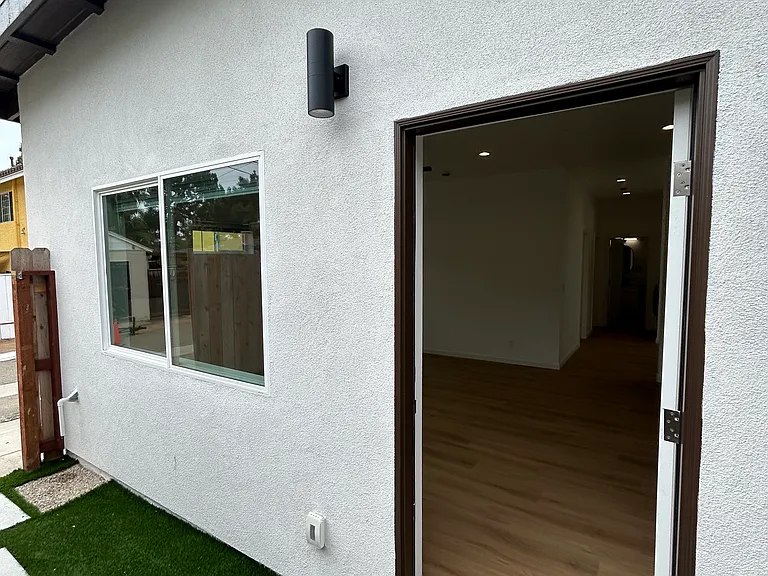 615 S Clementine St #2 — Photo 3