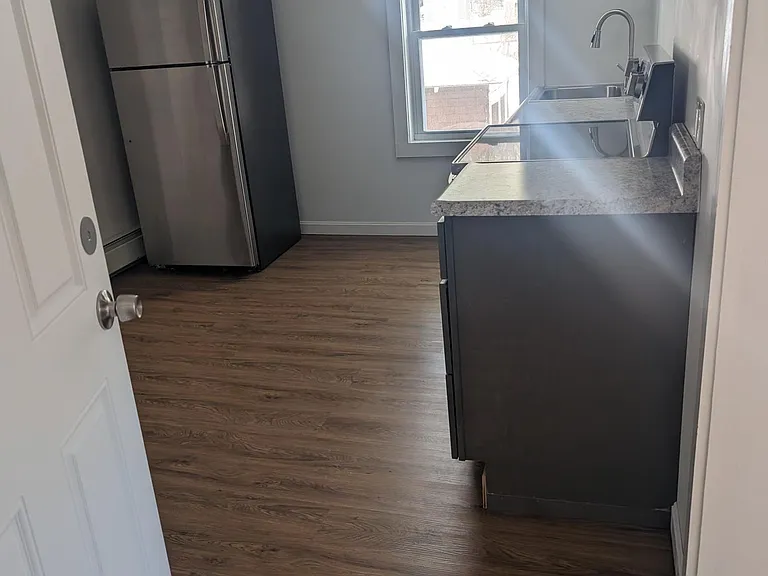 22 Chase St — Photo 13