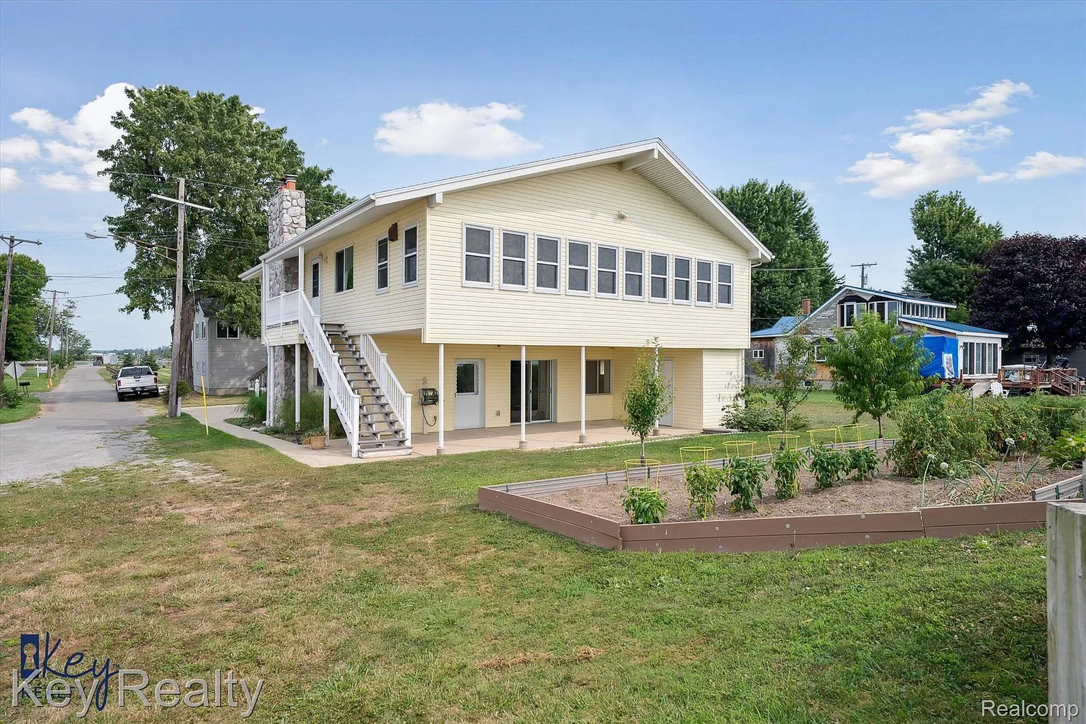 6800 Lakeshore Dr photo 1