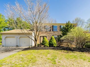 4 Harry Ct, Englishtown, NJ 07726