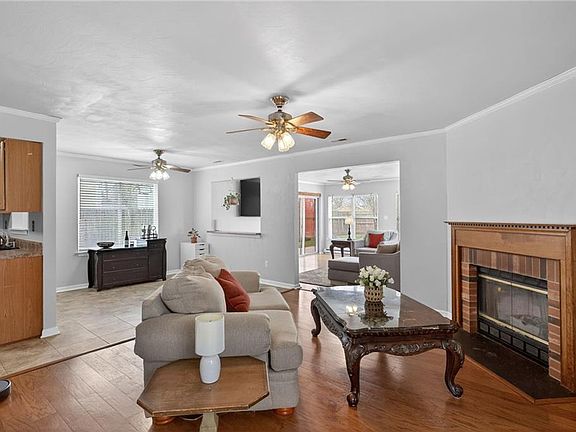 3rd image of 1116 Taylor Rd