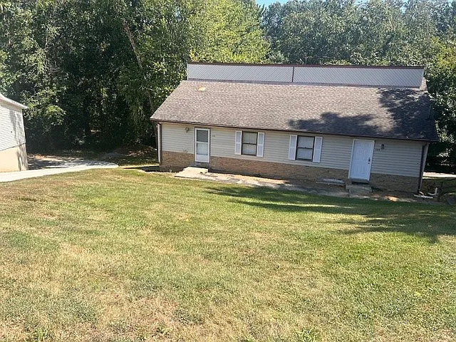 122 Limerick Dr — Photo 1