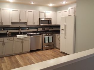 803 Foxboro Dr, Norwalk, CT 06851
