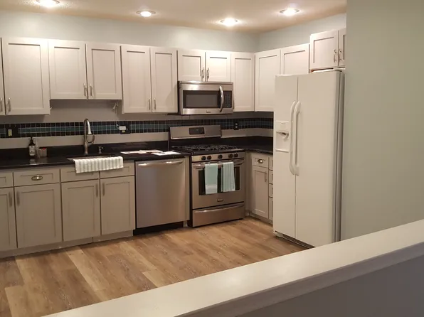 803 Foxboro Dr, Norwalk, CT 06851