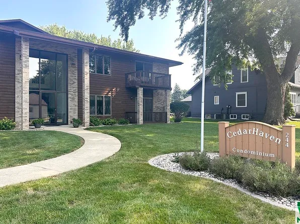 244 7th St NE Unit 3, Sioux Center, IA 51250