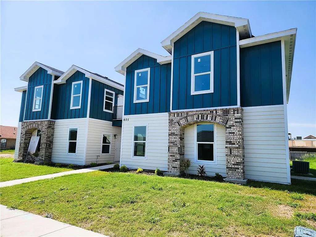 Building Photo - 805 W Los Tesoros Dr #2
