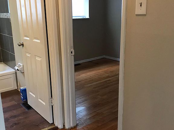 5th image of 10952 Warwickhall Dr APT 2