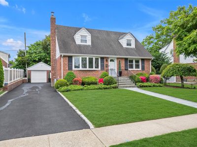 104 South Street, New Hyde Park, NY, 11040