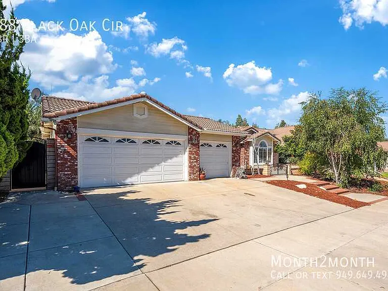 688 Black Oak Cir — Photo 34