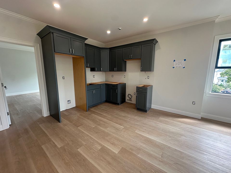 1st image of 11 Pearl St