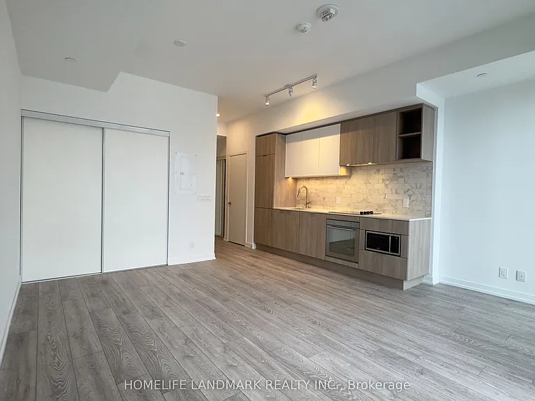 2020 Bathurst St #720 — Photo 7