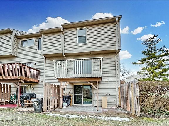 5th image of 4960 Dartmouth Ct #6-23