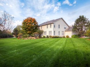 1460 S Cascade Ct, Barrington, IL 60010