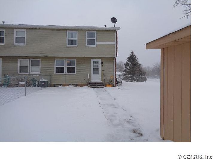 1st image of 2 Downs Meadow Ct