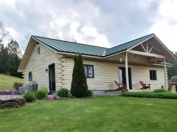 348 Diamond Hill Road, Lyndon, VT 05851