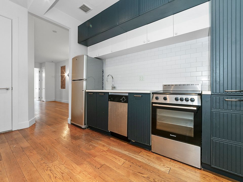 1st image of 858 Hancock St APT 2