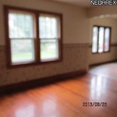 4th image of 376 N 11th St