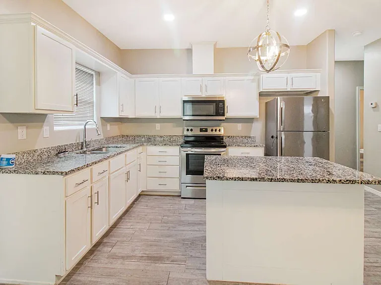 1809 Stauffer St #4 — Photo 2