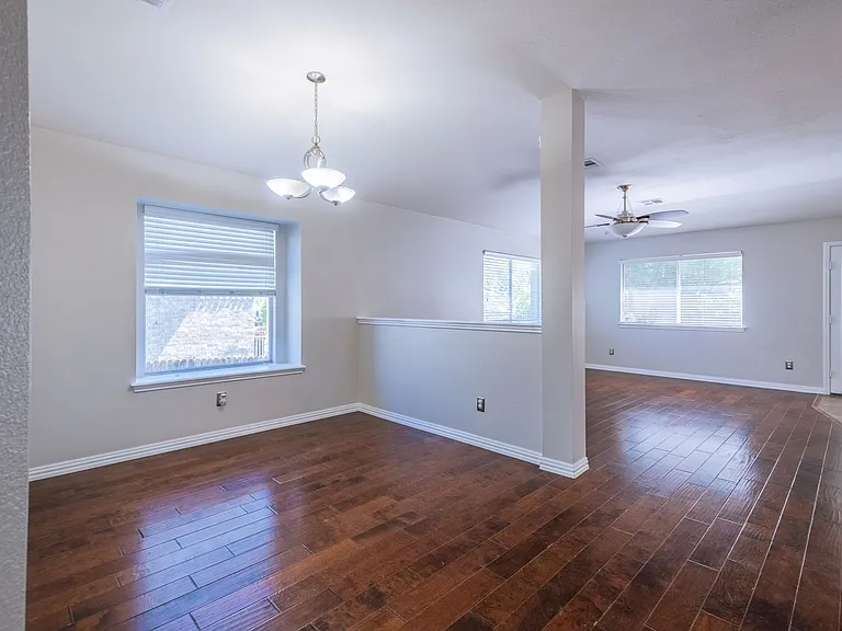 645 Fort Thomas Pl — Photo 10