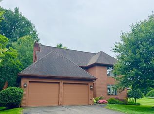 35 Macintosh Ln #35, Glastonbury, CT 06033