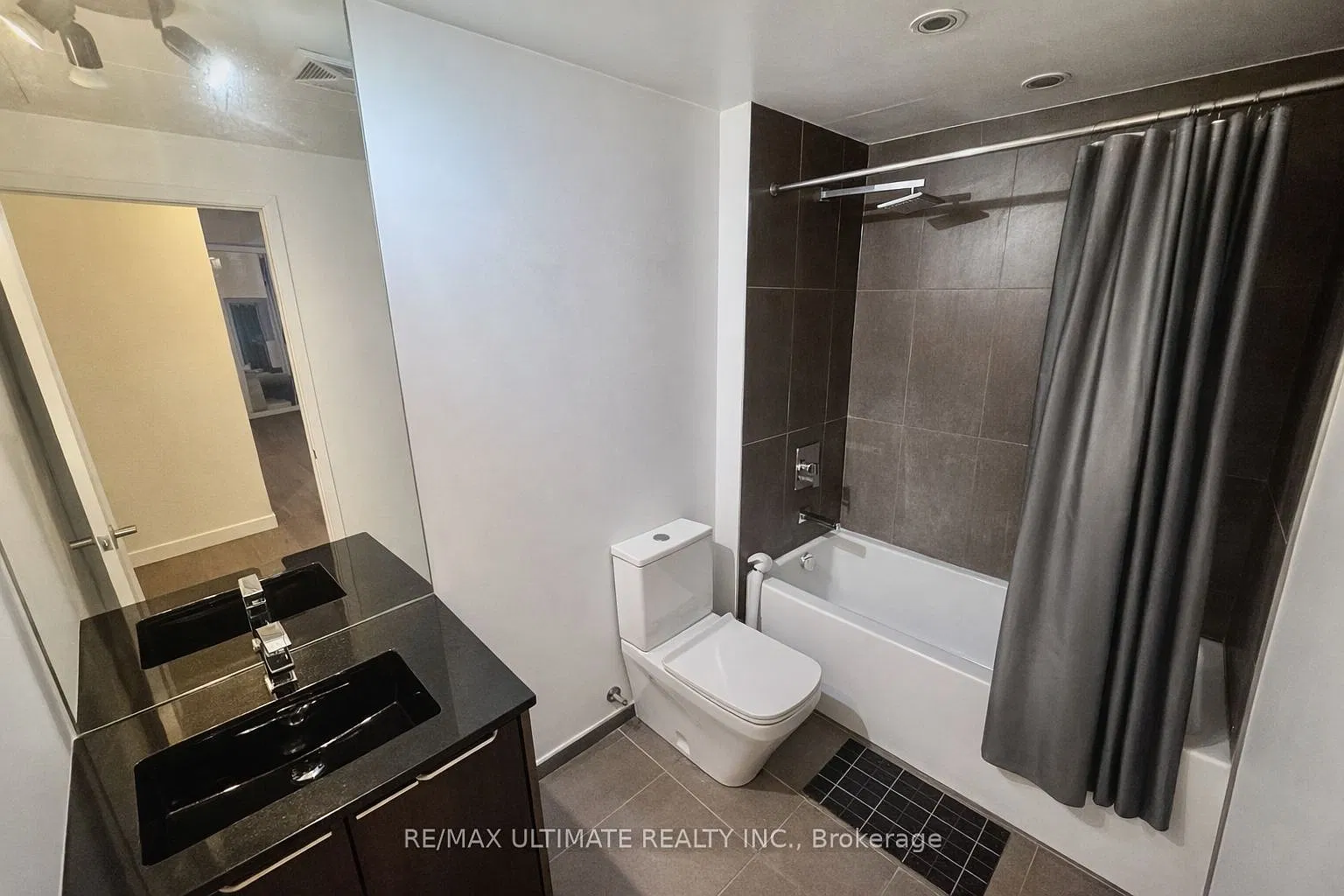 Studio, $1,900 — Photo 4
