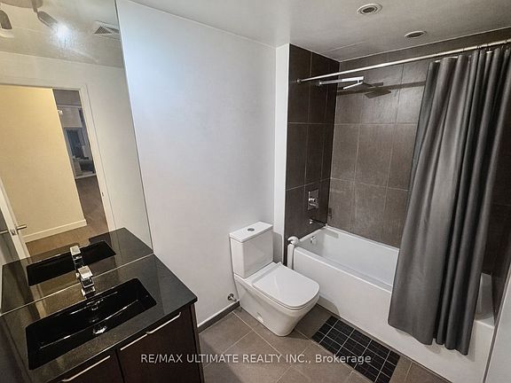 4th image of 70 Temperance St #605