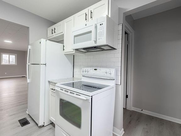 2nd image of 409 Dana Ave