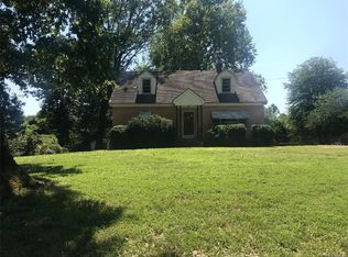 1733 Saint Matthews Ln, Henrico, VA 23233