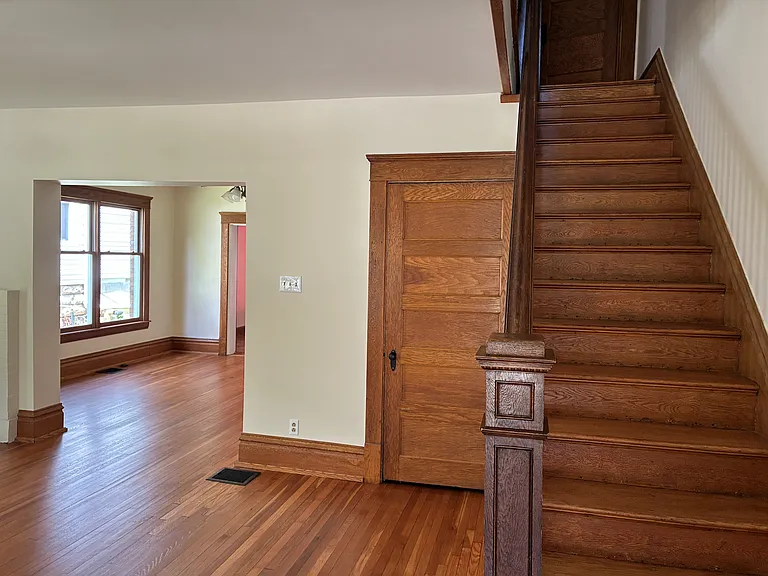 54 Morris Ave — Photo 7