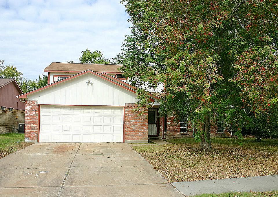 1st image of 4014 Green Crest Dr