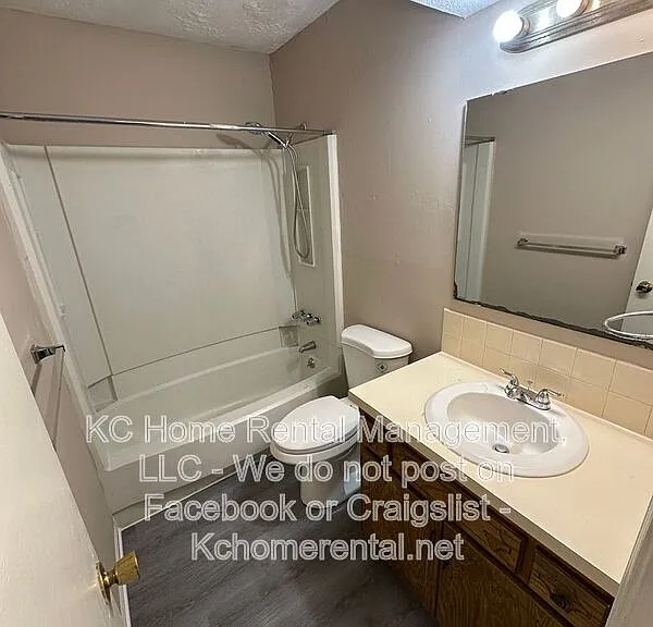 838 Saddlewood St #B — Photo 15