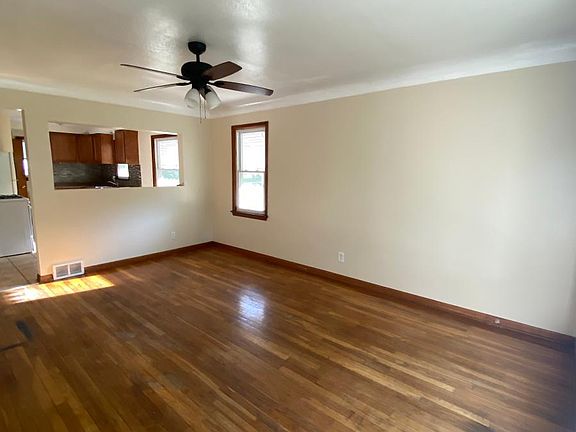 5th image of 22650 Coulter Ave