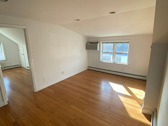 2nd image of 1628 Kennellworth Pl Floor 3