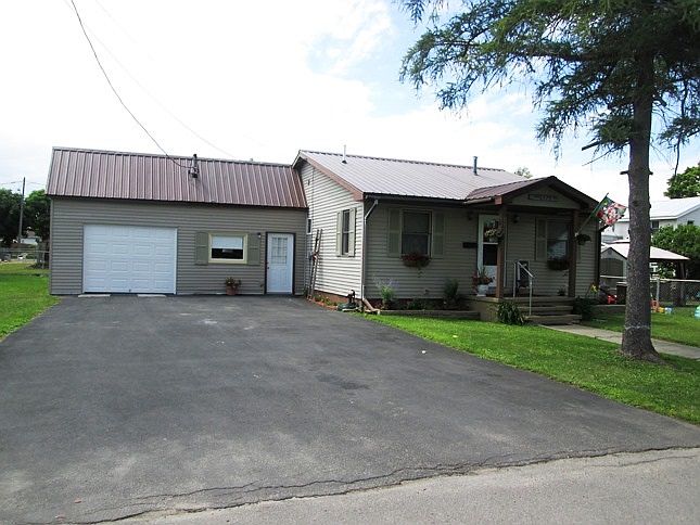 1st image of 511 Seymour St