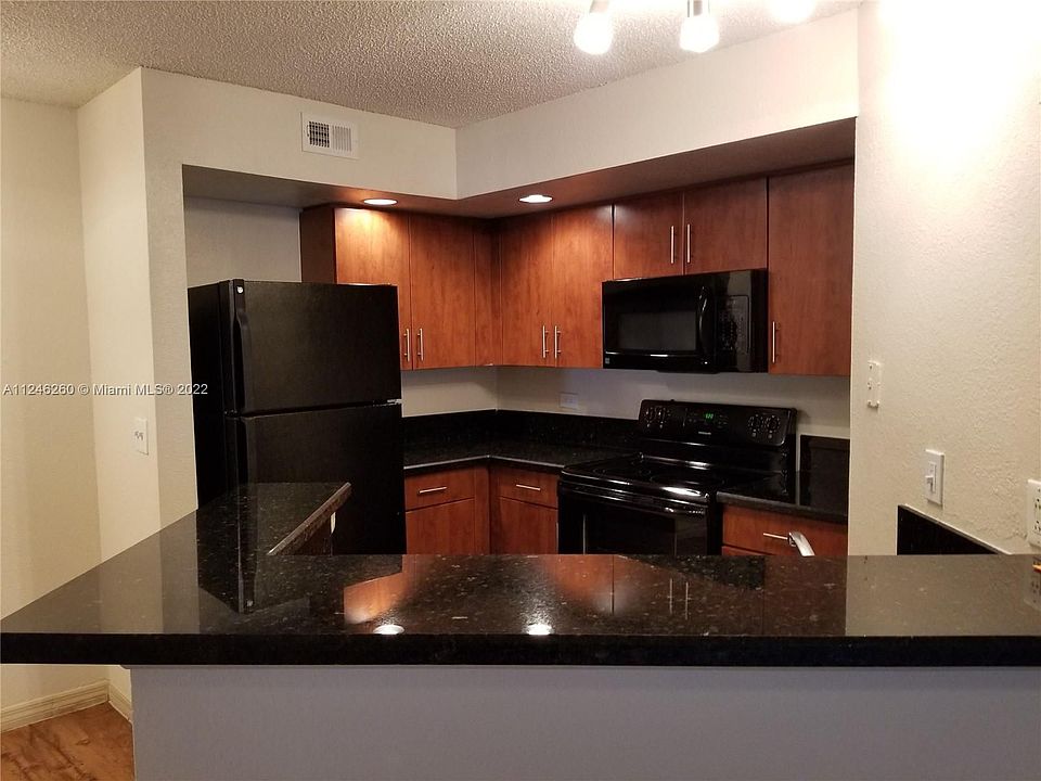 1st image of 643 Vista Isles Dr APT 1811