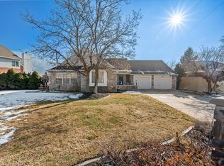 2222 E Rolling Oaks Ln N, Layton, UT 84040