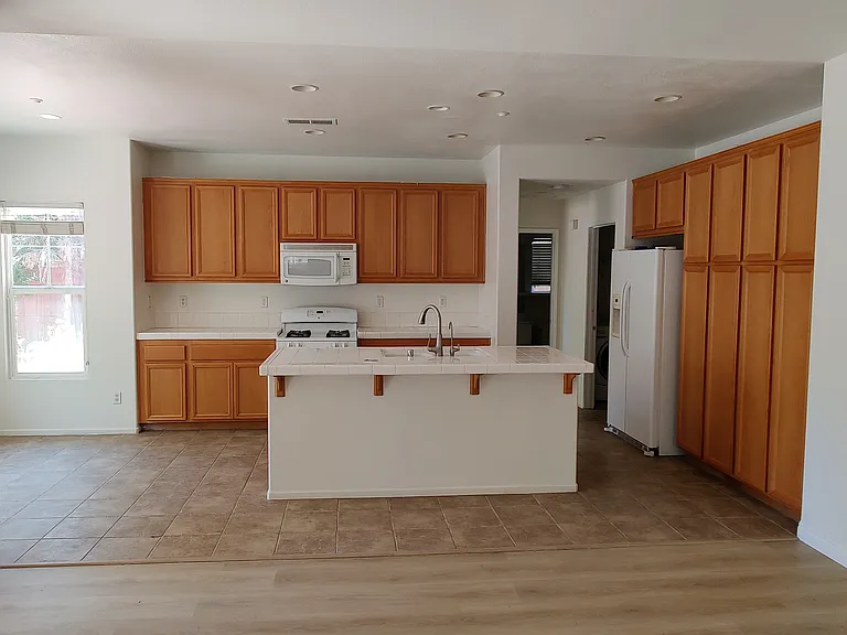 1636 Gilliam Ct — Photo 34
