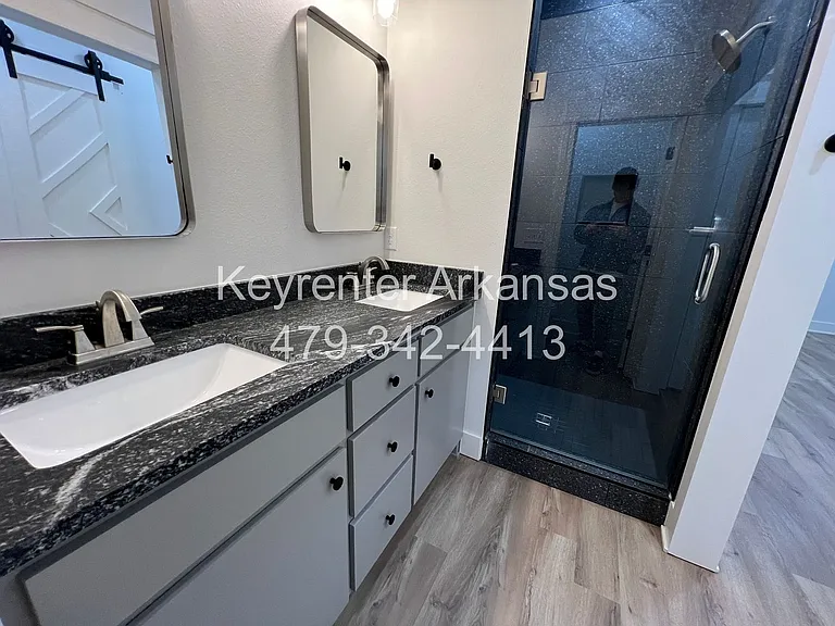 1347-1349 Duncan — Photo 8