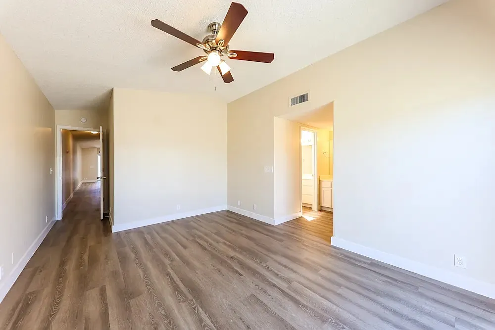 4 bed, 1564 sqft, $900 — Photo 3