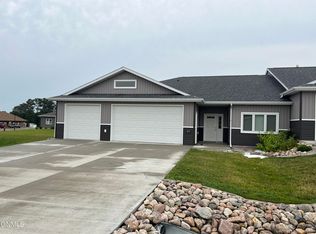 215 Colt Ave, Bismarck, ND 58503