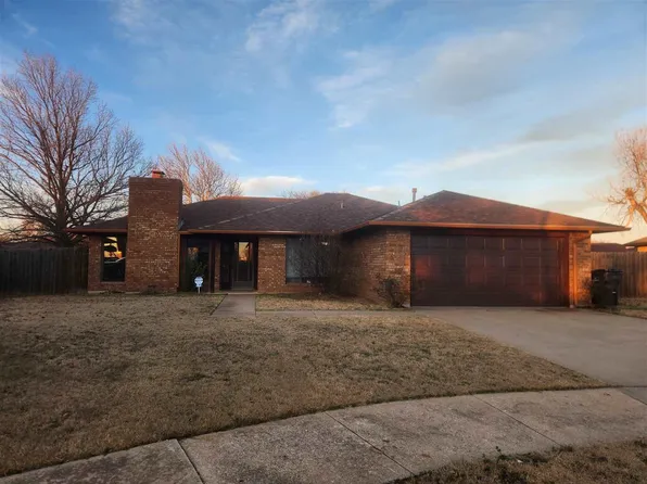 112 NE 48th St, Lawton, OK 73507