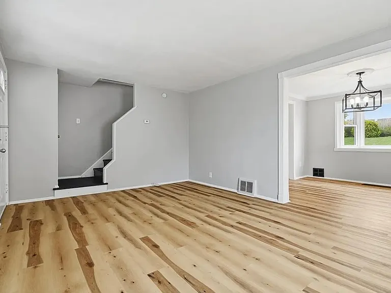 110 Dunbar Dr — Photo 4