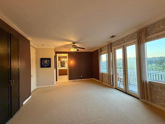 4th image of 624 Ridgemont Cir