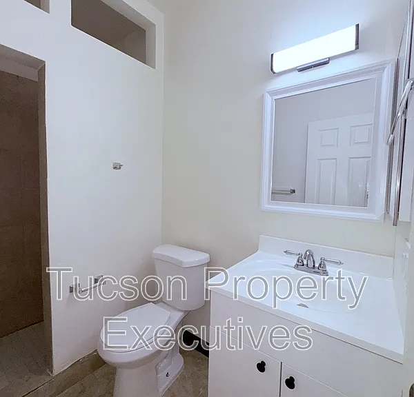 2411 S 6th Ave #16 — Photo 10