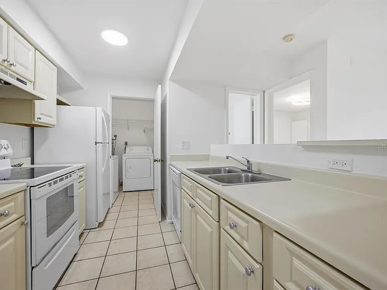 3028 Parkway Blvd #301 — Photo 2